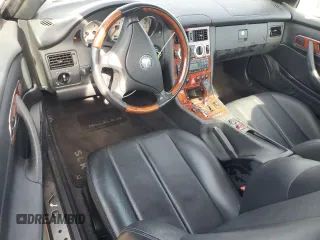 2002 Mercedes-Benz SLK 320 z VIN WDBKK65F22F253077, wystawiony jako Copart lot #50562985 z przebiegiem 152 195 mil mil oraz Szkoda całkowita • Salvage title. Historia ofert i sprzedaży dostępna na DreamBid. Obrazek 8.