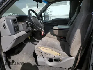 2001 Ford F-350 XL with VIN 1FTSX31F81EA54725, listed as a Copart auction lot 75389384 with 355,047 mi miles and Salvage Title. Bid and sale history available at DreamBid. Image 7.