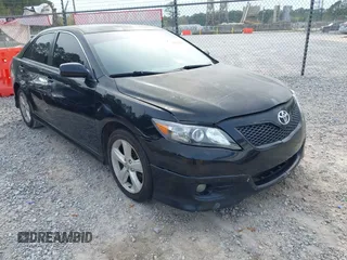 2011 Toyota Camry LE z VIN 4T1BF3EK3BU771580, wystawiony jako IAAI lot #41864159 z przebiegiem 351 238 mil mil oraz . Historia ofert i sprzedaży dostępna na DreamBid. Obrazek 1.