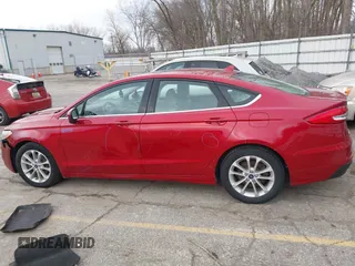 2020 Ford Fusion SE with VIN 3FA6P0HD4LR109679, listed as a IAAI auction lot 41718257 with 132,389 mi miles. Bid and sale history available at carsss.com. Image 15.
