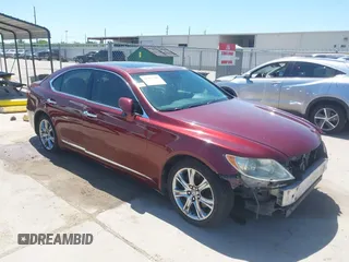 2007 Lexus LS 460 z VIN JTHBL46F575043120, wystawiony jako IAAI lot #41963290 z przebiegiem Nie podano mil oraz . Historia ofert i sprzedaży dostępna na DreamBid. Obrazek 1.