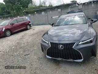 2023 Lexus IS 300 z VIN JTHDA1D28P5128529, wystawiony jako Copart lot #59092495 z przebiegiem 14 706 mil mil oraz Szkoda całkowita • Salvage title. Historia ofert i sprzedaży dostępna na DreamBid. Obrazek 13.
