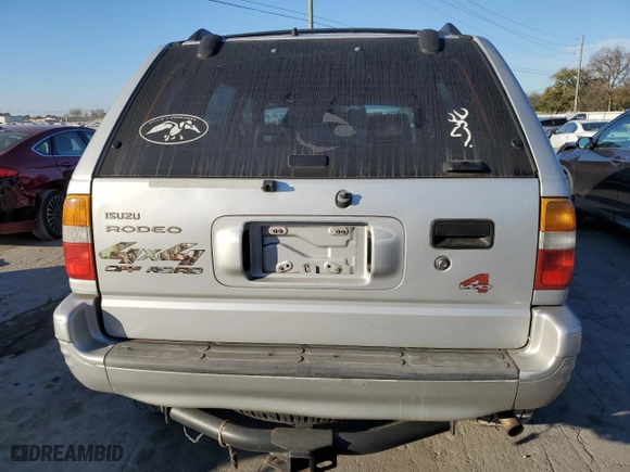 1998 Isuzu Rodeo S with VIN 4S2CM58W7W4323393, listed as a Copart auction lot 77571224 with 261,881 mi miles and Clean Title. Bid and sale history available at carsss.com. Image 6.