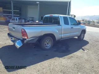 2006 Toyota Tacoma z VIN 5TETX22N86Z226440, wystawiony jako IAAI lot #41777871 z przebiegiem 218 222 mil mil oraz . Historia ofert i sprzedaży dostępna na DreamBid. Obrazek 4.