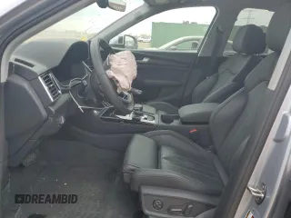 2024 Audi Q5 S line Premium Plus z VIN WA1EABFY9R2028418, wystawiony jako Copart lot #56371775 z przebiegiem 15 104 mil mil oraz Szkoda całkowita • Salvage title. Historia ofert i sprzedaży dostępna na DreamBid. Obrazek 7.