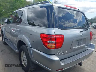 2003 Toyota Sequoia SR5 with VIN 5TDBT44A23S140109, listed as a IAAI auction lot 42231059 with 271,301 mi miles and . Bid and sale history available at DreamBid. Image 3.