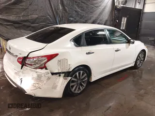 2017 Nissan Altima SV with VIN 1N4AL3AP6HC171487, listed as a IAAI auction lot 41503897 with 154,095 mi miles and . Bid and sale history available at carsss.com. Image 4.