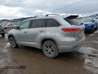 2017 Toyota Highlander LE with VIN 5TDZZRFH7HS226821, listed as a Copart auction lot 47089555 with 101,192 mi miles and Salvage title. Bid and sale history available at DreamBid. Image 2.
