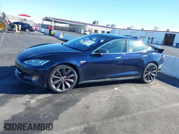 2014 Tesla Model S 60 with VIN 5YJSA1H14EFP57209, listed as a IAAI auction lot 41305157 with 141,364 mi miles and . Bid and sale history available at DreamBid. Image 15.