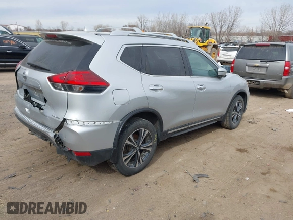 2017 Nissan Rogue SL with VIN 5N1AT2MV8HC770837, listed as a IAAI auction lot 41854052 with 71,537 mi miles. Bid and sale history available at carsss.com. Image 4.