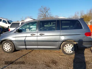 2010 Honda Odyssey LX with VIN 5FNRL3H28AB026712, listed as a IAAI auction lot 41281625 with 223,905 mi miles. Bid and sale history available at carsss.com. Image 14.