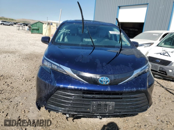 2024 Toyota Sienna LE z VIN 5TDBRKEC4RS190523, wystawiony jako Copart lot #50595115 z przebiegiem 32 437 mil mil oraz Czysty tytuł • Clean title. Historia ofert i sprzedaży dostępna na DreamBid. Obrazek 5.