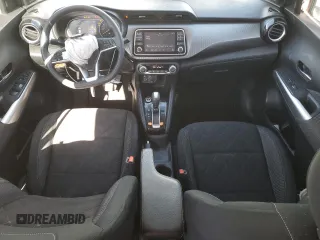 2020 Nissan Kicks SV z VIN 3N1CP5CV5LL545425, wystawiony jako Copart lot #52354285 z przebiegiem 52 245 mil mil oraz Szkoda całkowita • Salvage title. Historia ofert i sprzedaży dostępna na DreamBid. Obrazek 8.