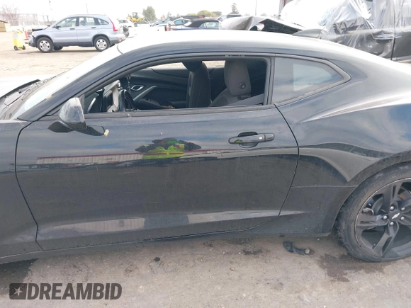 2019 Chevrolet Camaro 1LS with VIN 1G1FB1RX8K0122515, listed as a IAAI auction lot 41461519 with 118,339 mi miles. Bid and sale history available at carsss.com. Image 14.