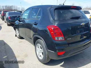 2021 Chevrolet Trax LS z VIN KL7CJKSB8MB303491, wystawiony jako IAAI lot #41803761 z przebiegiem 65 452 mil mil oraz . Historia ofert i sprzedaży dostępna na DreamBid. Obrazek 3.