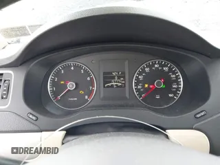 2013 Volkswagen Jetta SE z VIN 3VWDP7AJXDM289031, wystawiony jako IAAI lot #42325596 z przebiegiem 157 774 mil mil oraz . Historia ofert i sprzedaży dostępna na DreamBid. Obrazek 7.