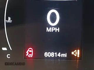 2017 Jeep Renegade Latitude with VIN ZACCJBBB6HPG34746, listed as a IAAI auction lot 41915833 with 60,814 mi miles. Bid and sale history available at carsss.com. Image 16.