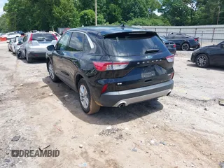 2020 Ford Escape SE z VIN 1FMCU0G65LUA92260, wystawiony jako IAAI lot #42244569 z przebiegiem 49 802 mil mil oraz . Historia ofert i sprzedaży dostępna na DreamBid. Obrazek 3.