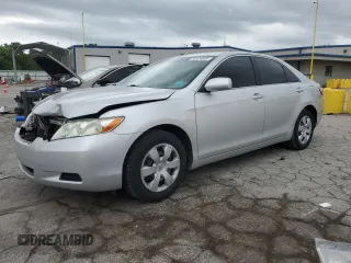 2008 Toyota Camry LE z VIN 4T1BE46K08U241146, wystawiony jako Copart lot #58524605 z przebiegiem 157 290 mil mil oraz Szkoda całkowita • Salvage title. Historia ofert i sprzedaży dostępna na DreamBid. Obrazek 1.