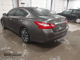2016 Nissan Altima 2.5 S with VIN 1N4AL3AP4GC145811, listed as a IAAI auction lot 41424415 with 124,224 mi miles. Bid and sale history available at carsss.com. Image 3.