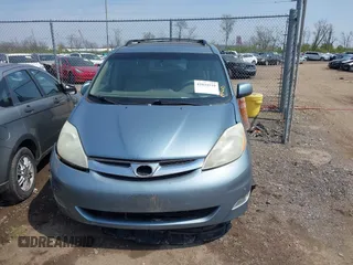 2006 Toyota Sienna XLE with VIN 5TDZA22C46S470450, listed as a IAAI auction lot 42034110 with 277,119 mi miles. Bid and sale history available at carsss.com. Image 12.