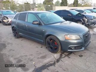 2010 Audi A3 Premium Plus z VIN WAUKEAFM1AA008790, wystawiony jako IAAI lot #41813172 z przebiegiem 118 185 mil mil oraz . Historia ofert i sprzedaży dostępna na DreamBid. Obrazek 1.