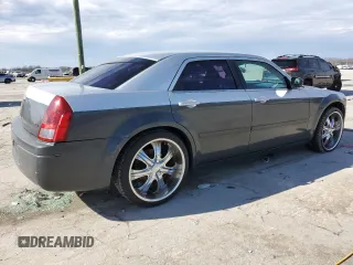2006 Chrysler 300 with VIN 2C3KA43R86H169523, listed as a Copart auction lot 45431405 with 165,692 mi miles and Clean Title. Bid and sale history available at carsss.com. Image 3.