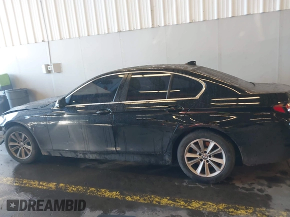 2016 BMW 5 Series 528i z VIN WBA5A5C58GG348604, wystawiony jako IAAI lot #41119325 z przebiegiem 97 798 mil mil oraz . Historia ofert i sprzedaży dostępna na DreamBid. Obrazek 15.