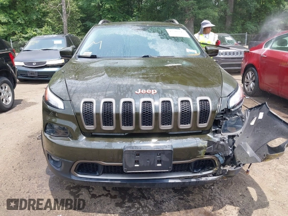 2016 Jeep Cherokee Latitude z VIN 1C4PJMCS3GW326575, wystawiony jako IAAI lot #42502217 z przebiegiem 76 805 mil mil oraz . Historia ofert i sprzedaży dostępna na DreamBid. Obrazek 12.