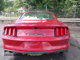 2017 Ford Mustang EcoBoost z VIN 1FA6P8TH7H5295141, wystawiony jako IAAI lot #42257611 z przebiegiem 66 490 mil mil oraz . Historia ofert i sprzedaży dostępna na DreamBid. Obrazek 16.