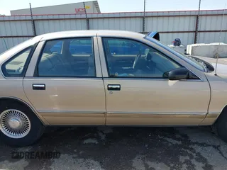 1996 Chevrolet Caprice Classic 1SA Special Value Pkg with VIN 1G1BL52P9TR190980, listed as a IAAI auction lot 42019775 with 135,432 mi miles. Bid and sale history available at carsss.com. Image 13.