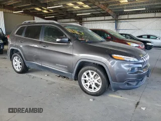2016 Jeep Cherokee Altitude with VIN 1C4PJLCB1GW280786, listed as a Copart auction lot 64615375 with 173,619 mi miles and Clean title. Bid and sale history available at DreamBid. Image 4.
