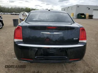 2015 Chrysler 300 Limited z VIN 2C3CCAAG3FH832723, wystawiony jako Copart lot #56842405 z przebiegiem 5 455 mil mil oraz Czysty tytuł • Clean title. Historia ofert i sprzedaży dostępna na DreamBid. Obrazek 6.