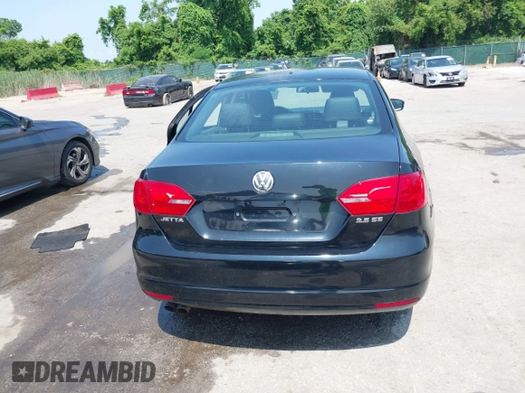 2013 Volkswagen Jetta SE with VIN 3VWDP7AJ4DM415061, listed as a IAAI auction lot 42414027 with 192,577 mi miles and . Bid and sale history available at DreamBid. Image 16.