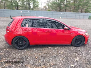 2018 Volkswagen GTI S z VIN 3VW547AU3JM262787, wystawiony jako IAAI lot #42042452 z przebiegiem 98 716 mil mil oraz . Historia ofert i sprzedaży dostępna na DreamBid. Obrazek 13.