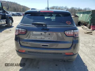 2019 Jeep Compass Altitude z VIN 3C4NJDBB7KT652855, wystawiony jako Copart lot #53485835 z przebiegiem 43 844 mil mil oraz Szkoda całkowita • Salvage title. Historia ofert i sprzedaży dostępna na DreamBid. Obrazek 6.