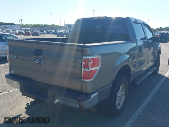 2009 Ford F-150 XL z VIN 1FTRW14819FB18628, wystawiony jako IAAI lot #42303828 z przebiegiem 193 672 mil mil oraz . Historia ofert i sprzedaży dostępna na DreamBid. Obrazek 4.