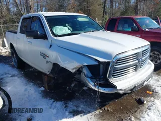 2019 Ram 1500 Big Horn z VIN 1C6RR7LT2KS549869, wystawiony jako IAAI lot #41331191 z przebiegiem 92 268 mil mil oraz . Historia ofert i sprzedaży dostępna na DreamBid. Obrazek 1.