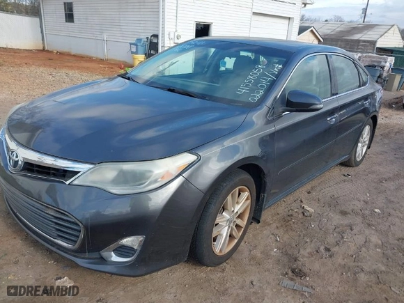 2013 Toyota Avalon XLE with VIN 4T1BK1EB2DU022014, listed as a IAAI auction lot 41558058 with 205,487 mi miles. Bid and sale history available at carsss.com. Image 2.