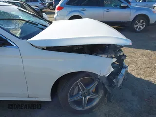 2018 Mercedes-Benz E-Class E 300 with VIN WDDZF4KB6JA377560, listed as a IAAI auction lot 41730305 with 36,477 mi miles. Bid and sale history available at carsss.com. Image 17.