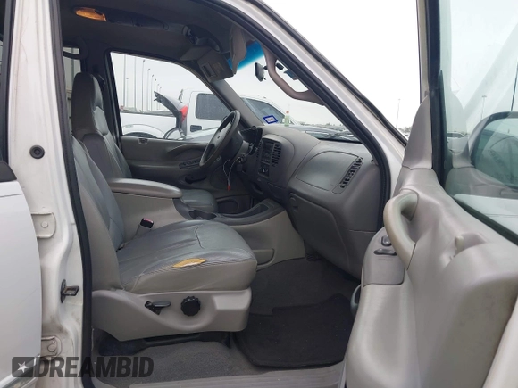 1999 Ford Expedition XLT with VIN 1FMRU1762XLC39498, listed as a IAAI auction lot 41870424 with 281,478 mi miles and . Bid and sale history available at DreamBid. Image 5.