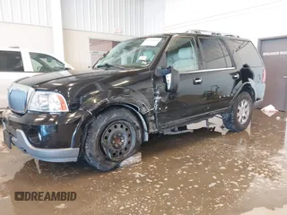 2004 Lincoln Navigator Luxury z VIN 5LMFU28R24LJ32994, wystawiony jako IAAI lot #41264240 z przebiegiem 210 421 mil mil oraz . Historia ofert i sprzedaży dostępna na DreamBid. Obrazek 2.
