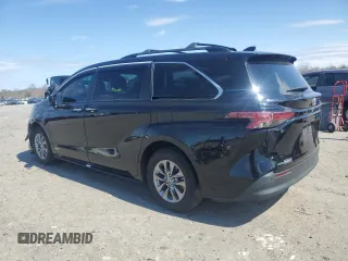 2021 Toyota Sienna XLE with VIN 5TDJSKFC6MS022731, listed as a Copart auction lot 49580525 with 204,889 mi miles and Salvage Title. Bid and sale history available at carsss.com. Image 2.