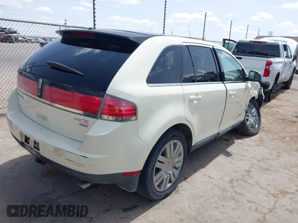 2008 Lincoln MKX with VIN 2LMDU88C88BJ15930, listed as a IAAI auction lot 41949307 with 146,255 mi miles. Bid and sale history available at carsss.com. Image 4.