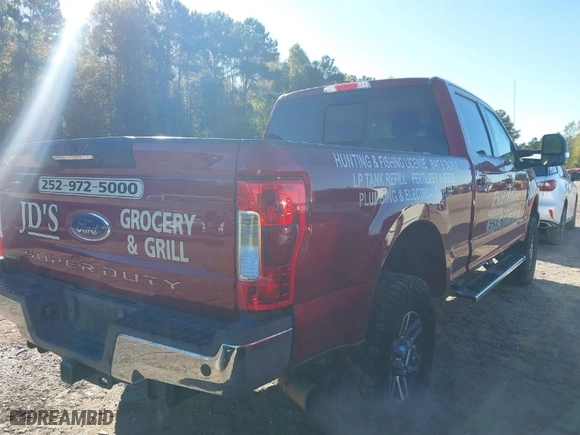 2017 Ford Super Duty F-250 SRW Lariat with VIN 1FT7W2BT4HEE41418, listed as a IAAI auction lot 40596814 with 110,684 mi miles. Bid and sale history available at carsss.com. Image 4.