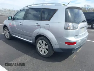 2008 Mitsubishi Outlander SE z VIN JA4LT31W28Z012886, wystawiony jako IAAI lot #41867742 z przebiegiem 207 481 mil mil oraz . Historia ofert i sprzedaży dostępna na DreamBid. Obrazek 3.