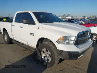 2017 Ram 1500 SLT z VIN 1C6RR7GG5HS583441, wystawiony jako IAAI lot #42135551 z przebiegiem 129 040 mil mil oraz . Historia ofert i sprzedaży dostępna na DreamBid. Obrazek 1.