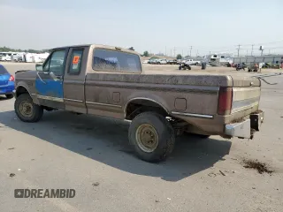 1992 Ford F-250 with VIN 1FTHX26M1NKB22897, listed as a Copart auction lot 87669905 with 0 mi miles and Clean Title. Bid and sale history available at carsss.com. Image 2.