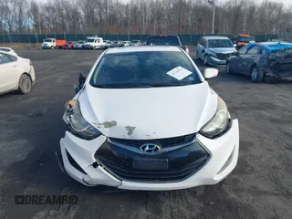 2013 Hyundai Elantra GS z VIN KMHDH6AE3DU004609, wystawiony jako IAAI lot #41738554 z przebiegiem 108 586 mil mil oraz . Historia ofert i sprzedaży dostępna na DreamBid. Obrazek 12.
