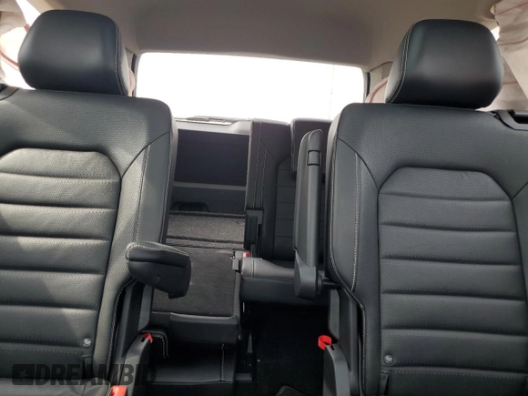 2022 Volkswagen Atlas SEL Premium R-Line with VIN 1V2FR2CA7NC518322, listed as a Copart auction lot 57671035 with 61,653 mi miles and Clean title. Bid and sale history available at DreamBid. Image 10.